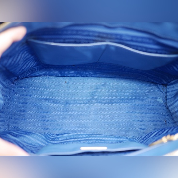 🍓PRADA Saffiano Shoulder Bag - Picture 5 of 16